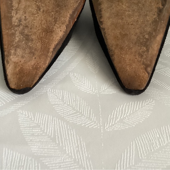 Manolo Blahnik Suede and Leather Pumps, Size 37 (6.5 US) - Picture 8 of 10